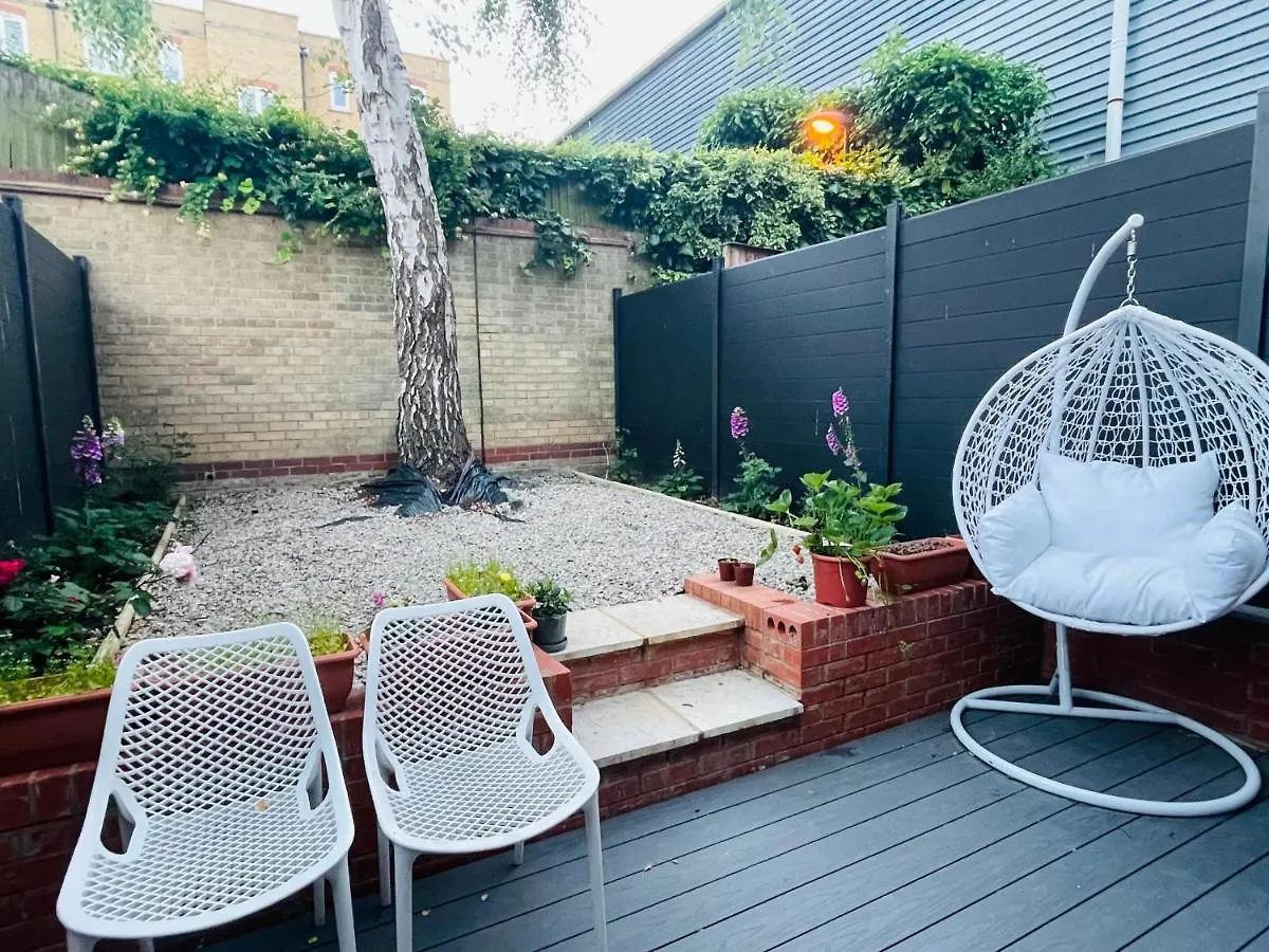 Riverside Premium En Suite Double Room E14 London United Kingdom