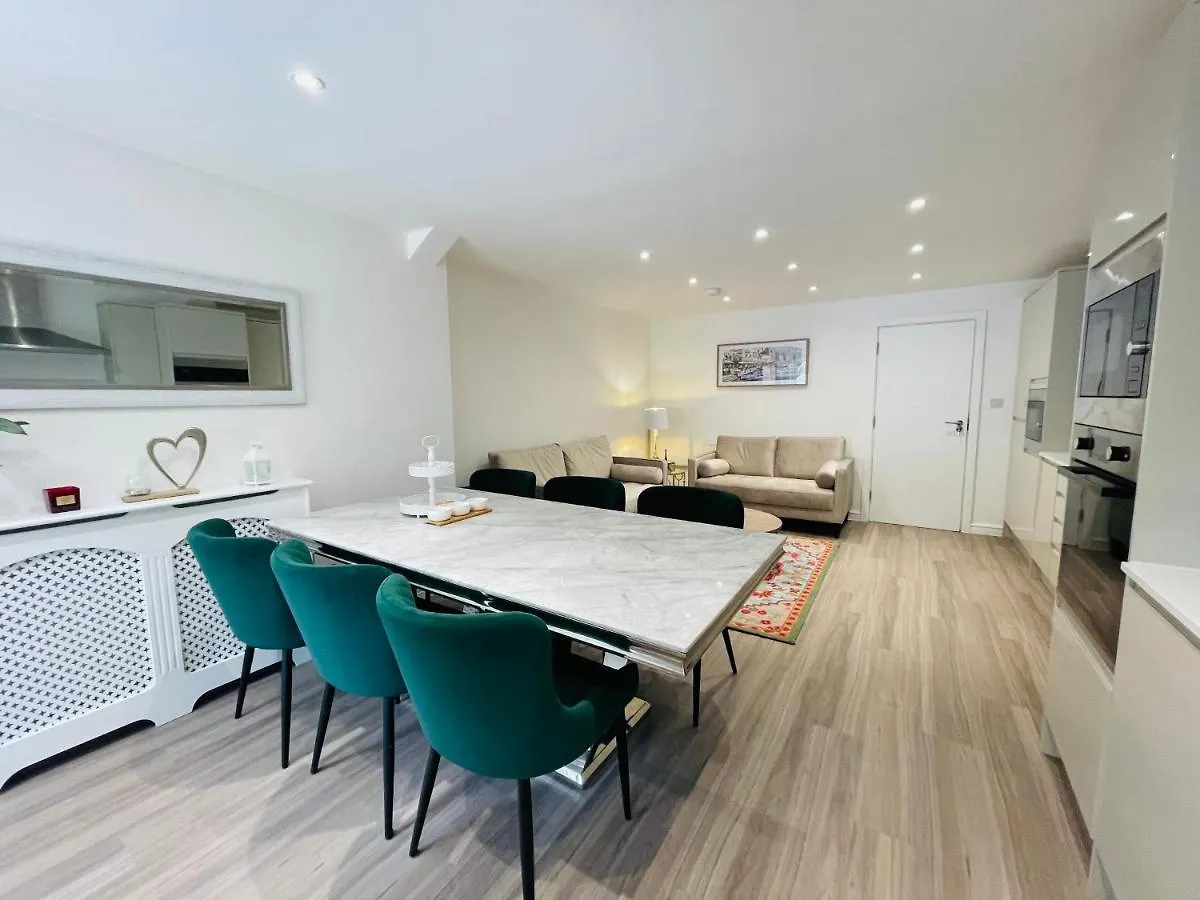 Riverside Premium En Suite Double Room E14 London Guest house