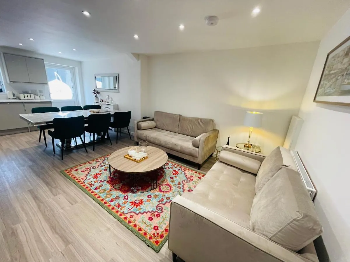 Riverside Premium En Suite Double Room E14 London